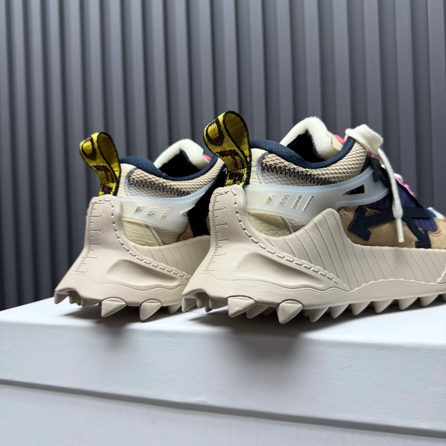 💰¥660 Trendy brand OFF WHITE classic popular style, combination outsole, official website original version 1:1 development top replica, ️Selected imported high mercerized frosted cowhide stitching breathable mesh ✔️Breathable lining, breathable and comfortable, simple and personalized design, official website rubber outsole, code number: ⚡️Couple style ⚡️35-40 women's model, 39-46 men's model (46 customized)